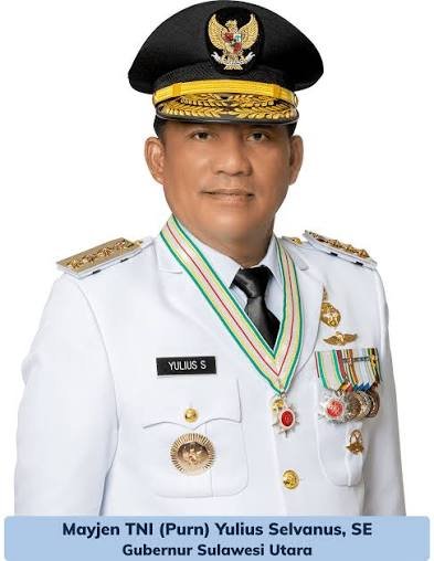  Yulius Selvanus (Gubernur Sulawesi Utara).  
